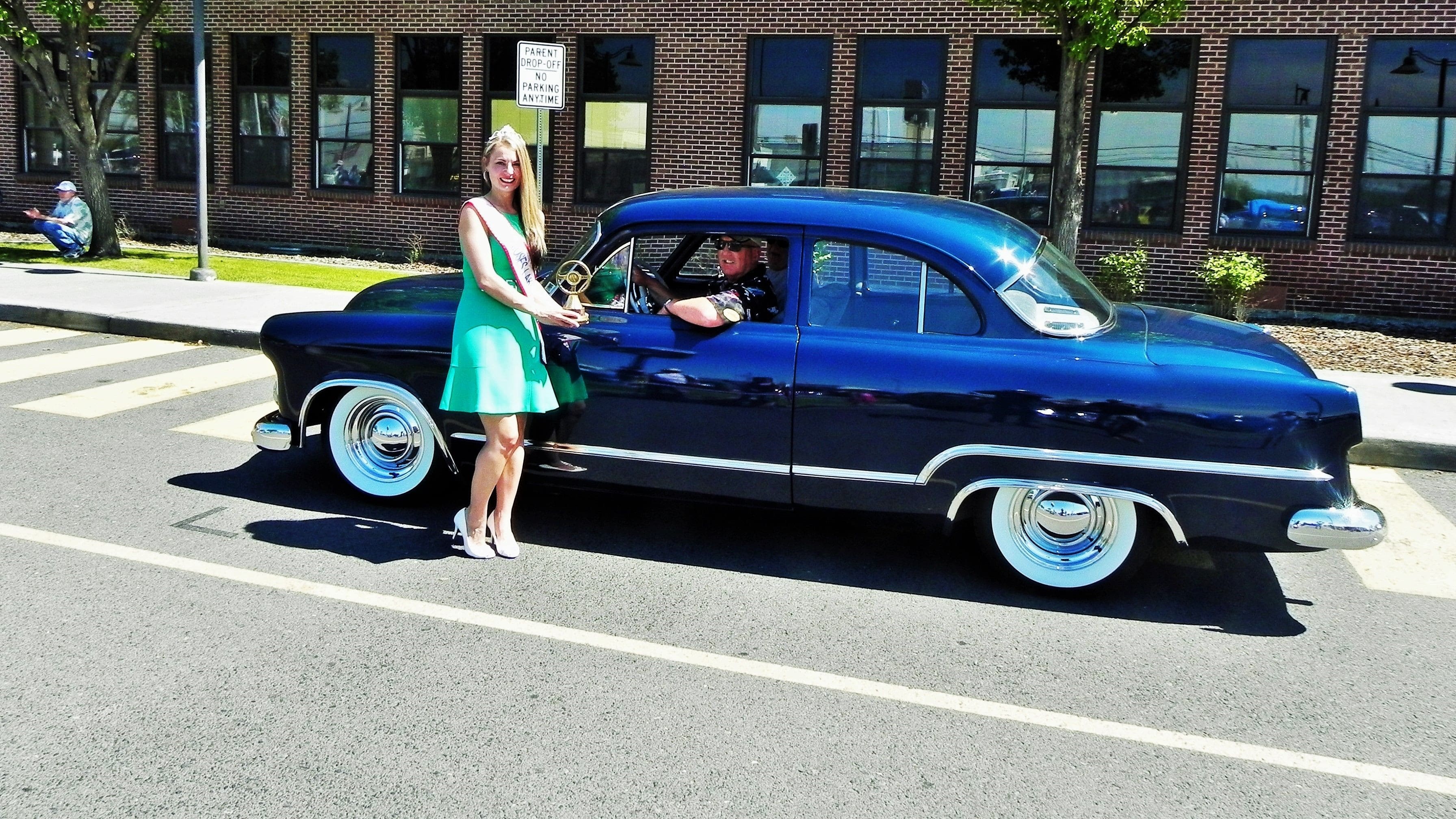 1953 Dodge Meadowbrook - Cops With Cancer - Bruce & Sherrie Tracte