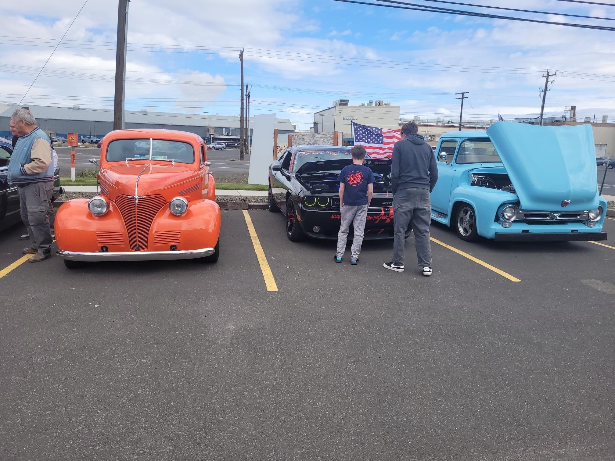 Plymouth Coupe, Dodge SRT8, Ford PU